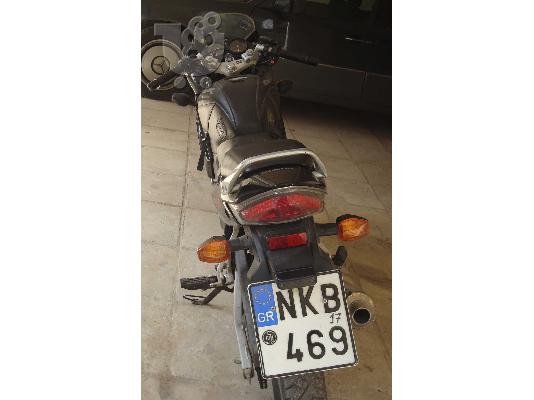 PoulaTo: HONDA CBR 125 R '04